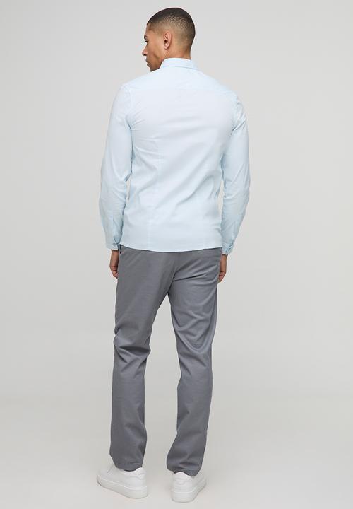 boohooMAN - Slim Fit Basic Long Sleeve Collared Shirt - Light Blue
