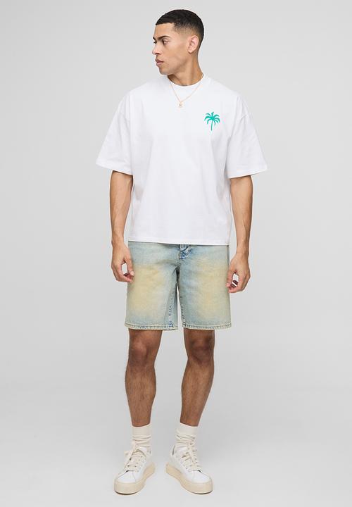 boohooMAN - Oversized Boxy Extended Neck Palm Slogan T-Shirt - White