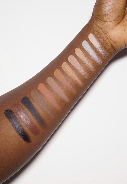 Revolution - The Master Icon Matte Nudes Palette