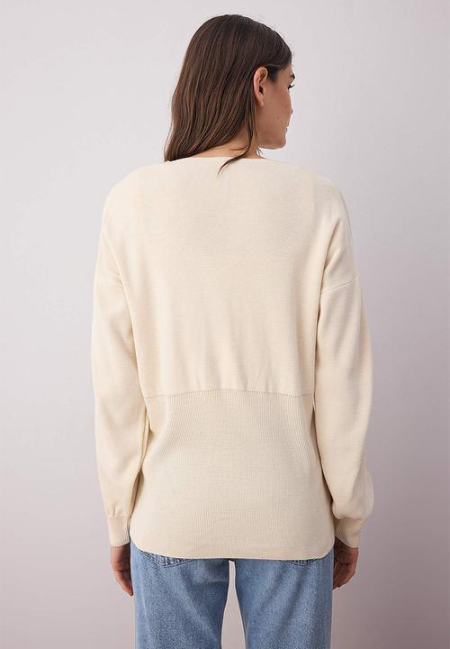 Trendyol - Button Detailed 2-Piece Viral Knitwear Cardigan-Blouse Set - Ecru