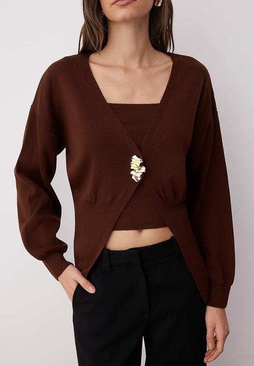Trendyol - Button Detailed 2-Piece Viral Knitwear Cardigan-Blouse Set - Brown