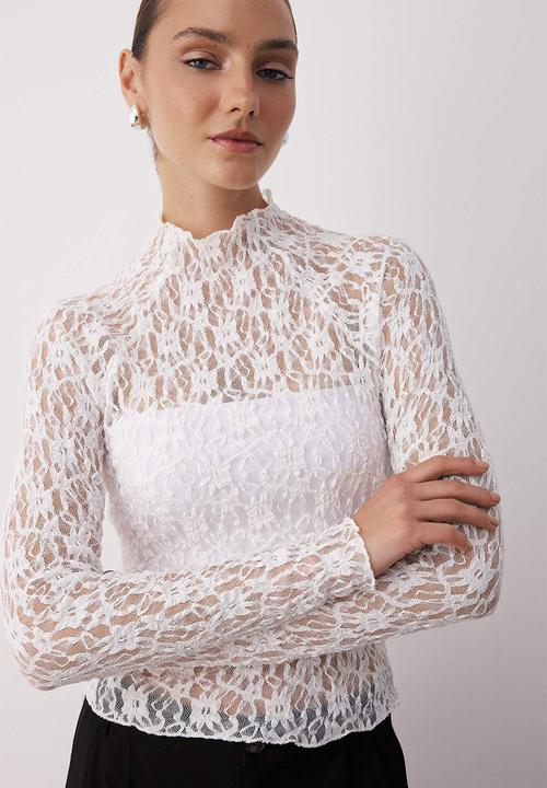 Trendyol - Fitted/Slim Fit Raglan Sleeve Lace Stretch Knitted Blouse - Ecru