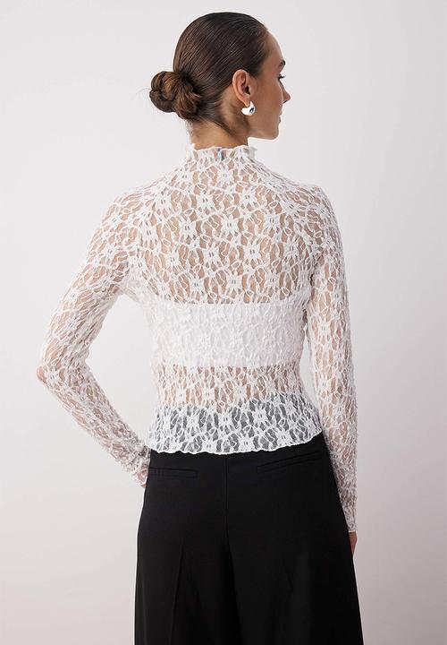 Trendyol - Fitted/Slim Fit Raglan Sleeve Lace Stretch Knitted Blouse - Ecru