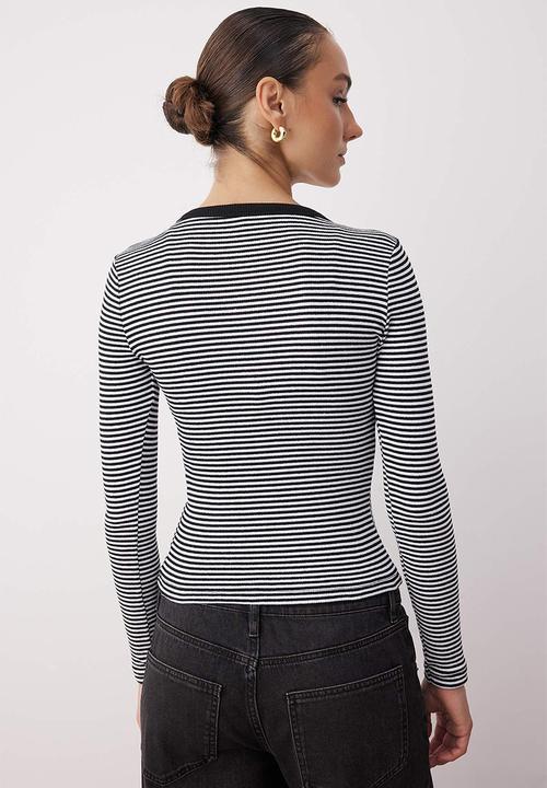 Trendyol - Button Fitted/Slim Fit Stretch Rib Knit Blouse - Black & White