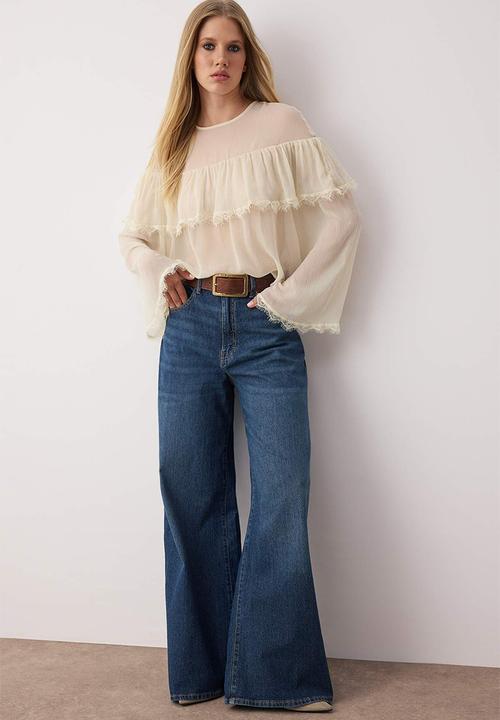 Trendyol - Chiffon Lace Detailed Round Neck Woven Blouse - Ecru