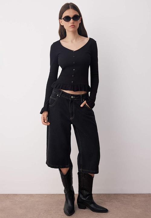 Trendyol - Ruffle Fitted/Bodycon Buttoned Knitted Blouse - Black