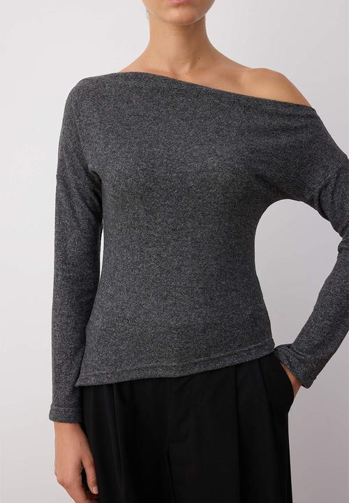Trendyol - Asymmetric Collar Soft Knitted Blouse - Black