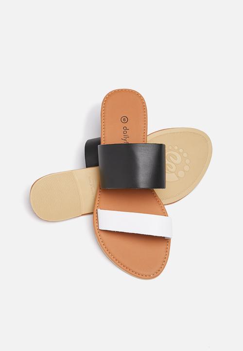 dailyfriday - Amanda Leather Sandal