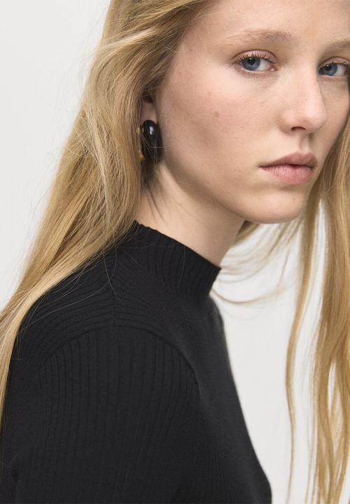 MANGO - Sweater botona - black