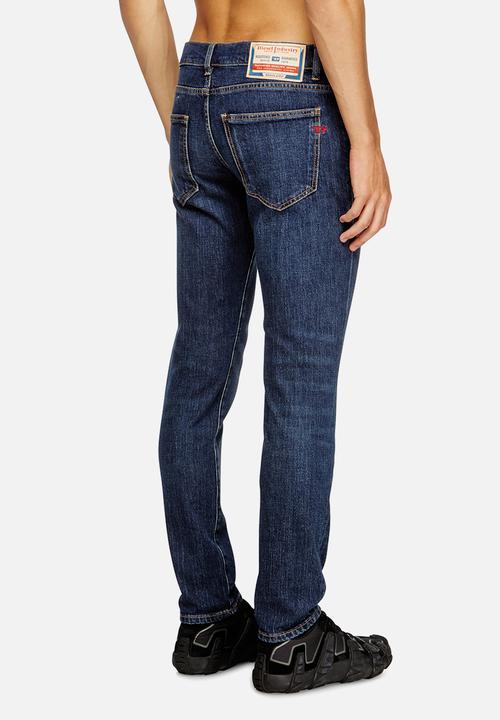Diesel  - 2019 D-Strukt - A03558