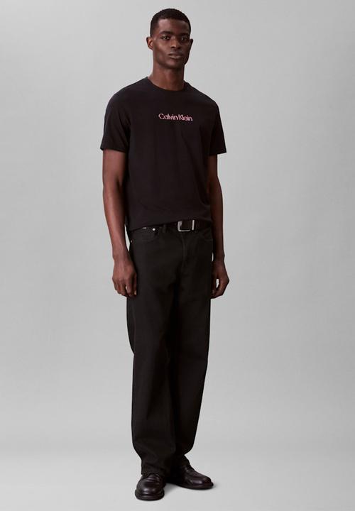 Calvin Klein - Ss Glitched Logo Eu Classic Tee - Black 