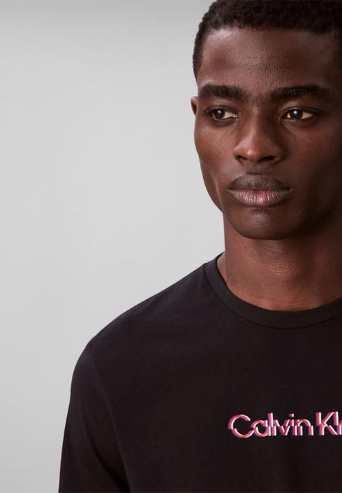 Calvin Klein - Ss Glitched Logo Eu Classic Tee - Black 