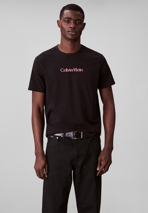 Calvin Klein - Ss Glitched Logo Eu Classic Tee - Black 