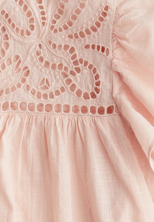 H&M - Flutter-sleeve dress with broderie anglaise - powder pink