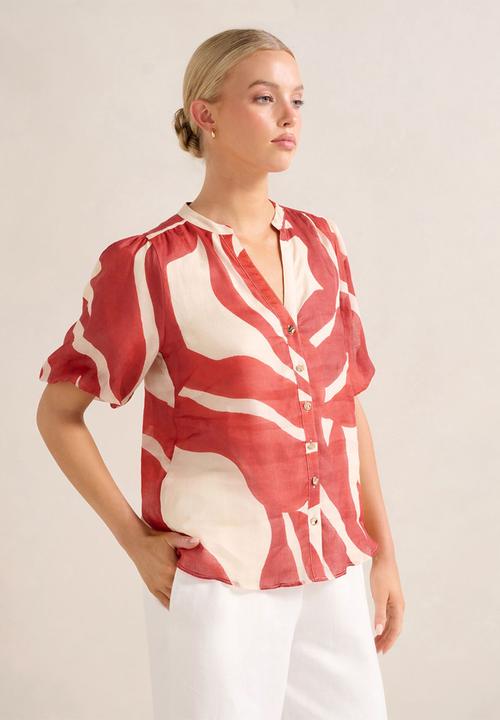 Forever New - Bianca Puff Sleeve Blouse in Nusa Leaf