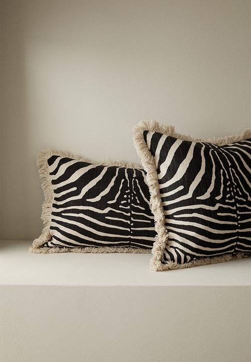 H&M - Fringed linen-blend cushion cover - light beige/zebra print