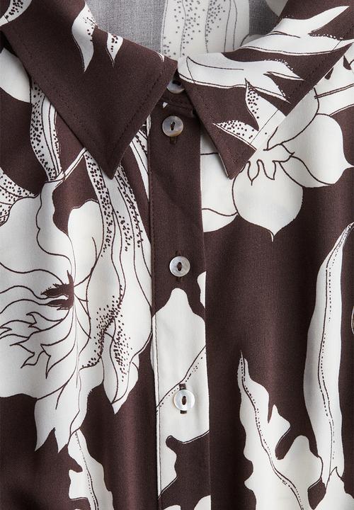 H&M - Tie-belt shirt dress - dark brown floral 