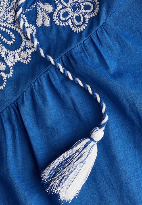 H&M - Embroidered blouse - bright blue & white