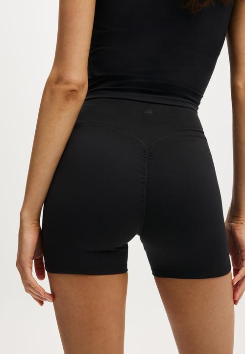 Cotton On - Ultra Soft Invisible Scrunch Shortie Short - Black