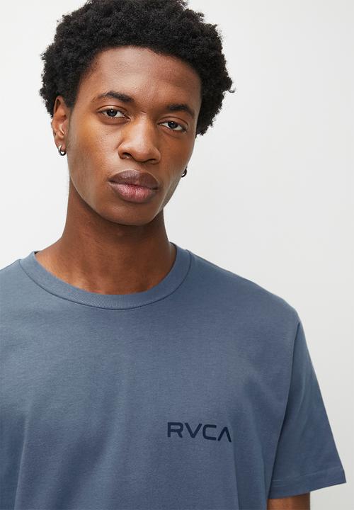RVCA - Small RVCA Essentials Ss - vintage navy - blue logo (VNY)