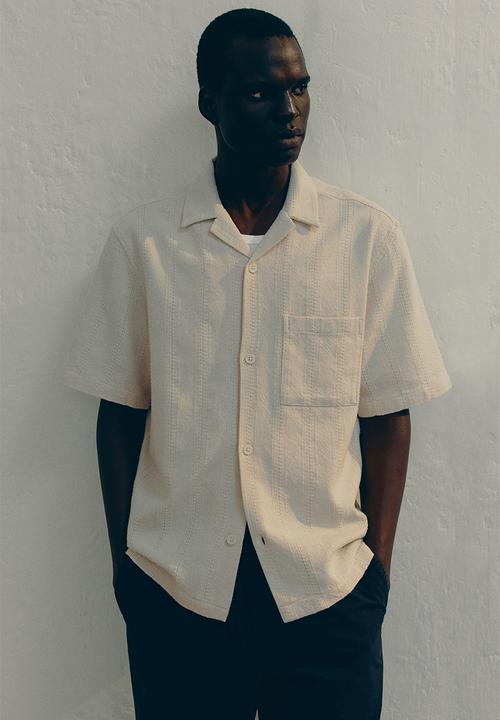 H&M - Regular fit textured resort shirt - cream 