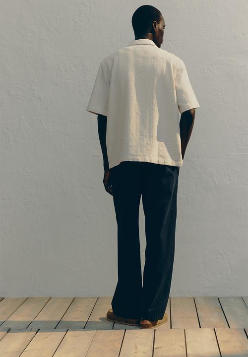 H&M - Regular fit textured resort shirt - cream 