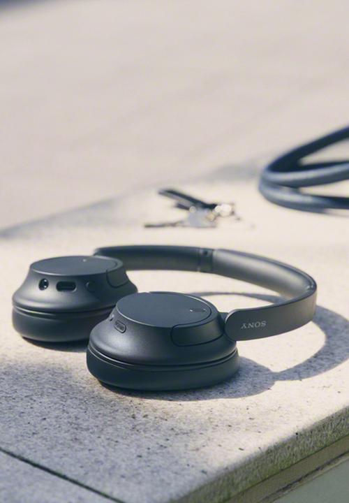 Sony - Sony WH-CH720  Noise Cancelling Over-Ear Headphones -Black
