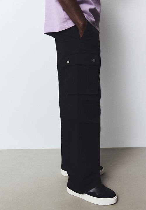 H&M - Loose fit cargo trousers - black