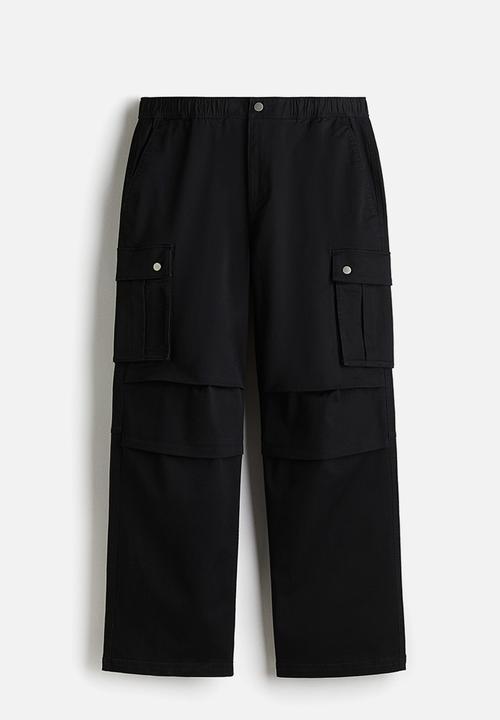 H&M - Loose fit cargo trousers - black