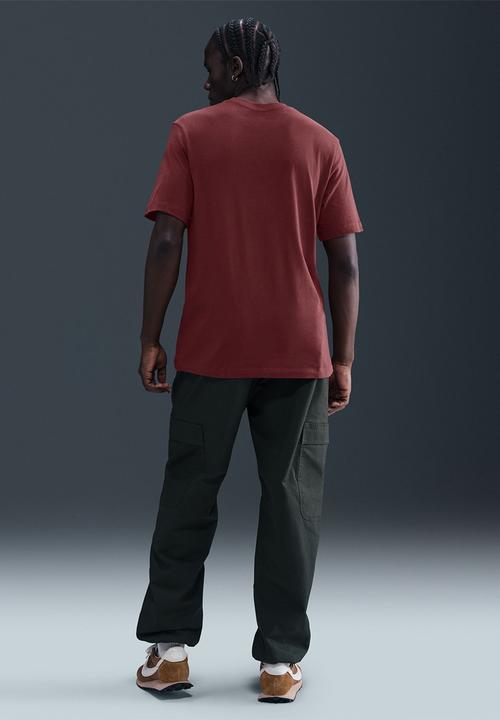 Nike - NSW  Icon Futura Tee - Dark TeaRed