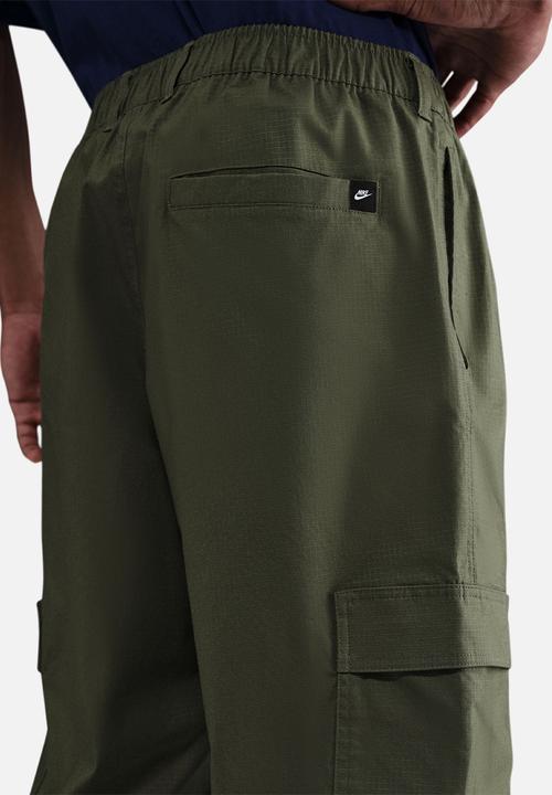 Nike - NSW Club Woven Cargo Pants  - Olive
