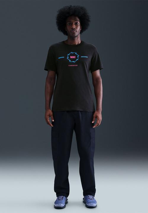 Nike - NSW Print Swoosh Fash Tee   - Black/Hyper Pink