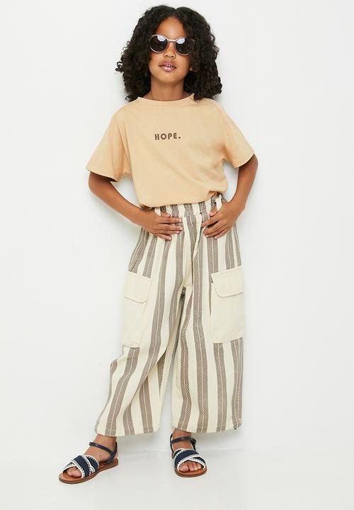 Pop Candy - Saddle shoulder slogan tee - wheat brown/hope