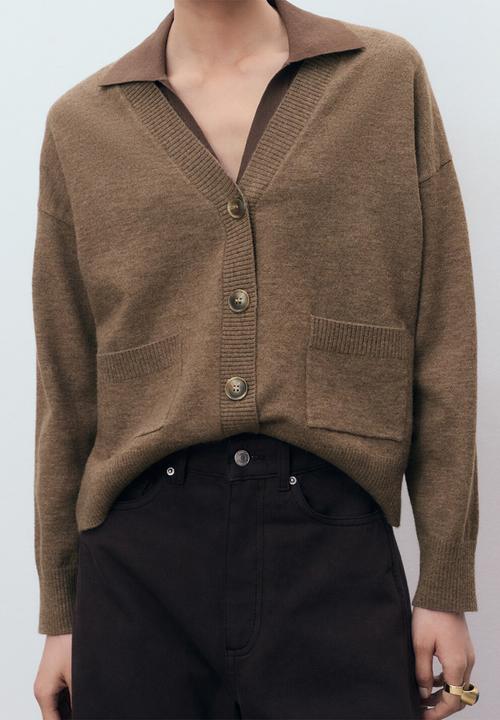 MANGO - Cardigan nekko - medium brown