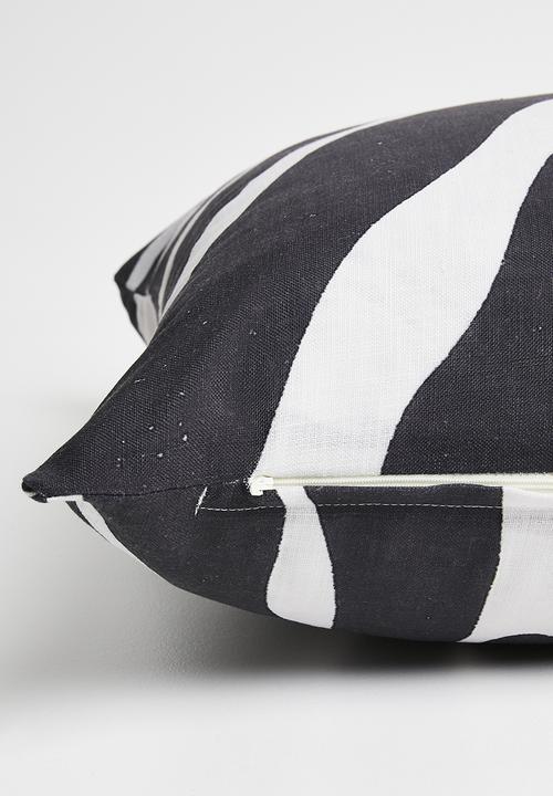 Sixth Floor - Coral printed cushion cover - black & white
