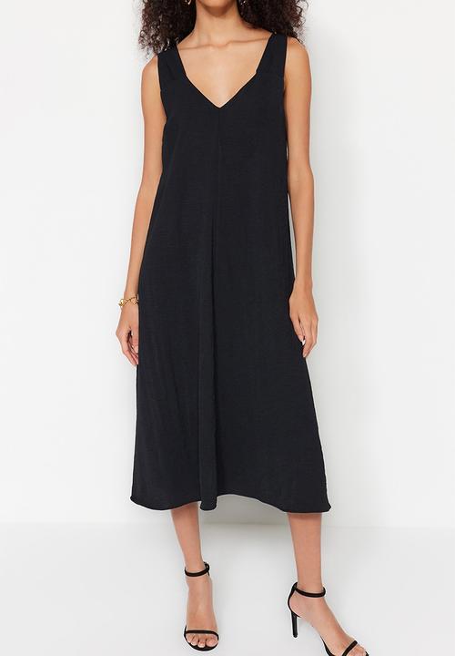 Trendyol - Midi Aline Woven Vee Relaxed Dress - Black