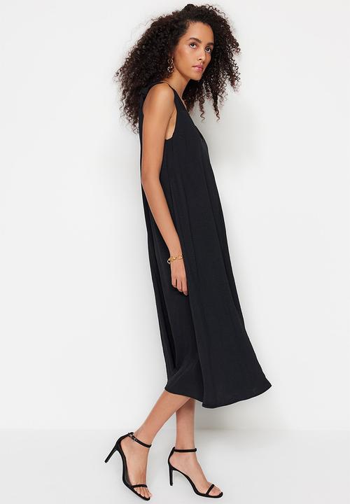 Trendyol - Midi Aline Woven Vee Relaxed Dress - Black