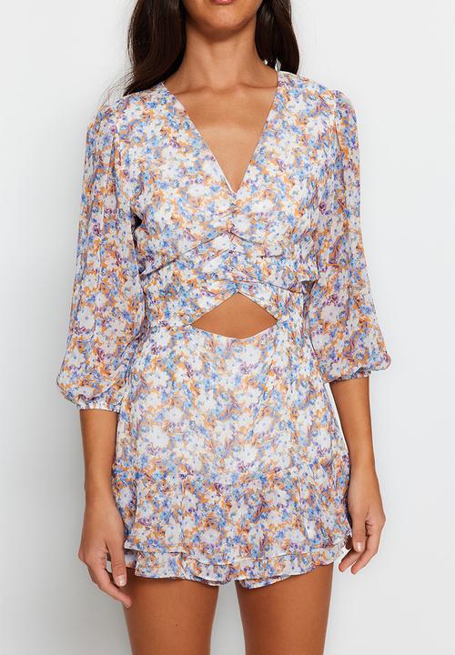 Trendyol - Floral Patterned Cut Out Detailed Mini Lined Chiffon Woven Jumpsuit - Multi