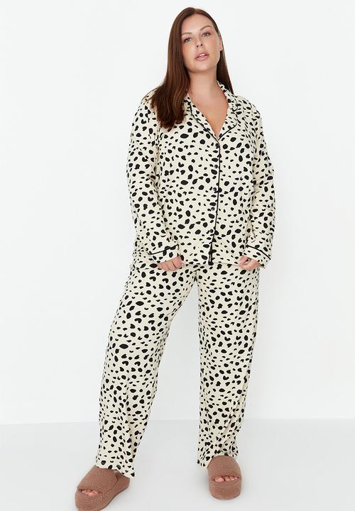 Trendyol - Plus size animal pajamas set - multi-colored