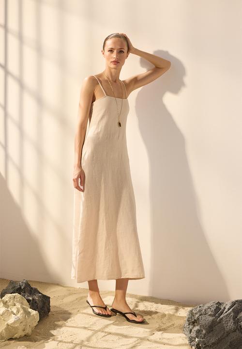 Trendyol - Midi Straight Cut Woven Dress - Beige