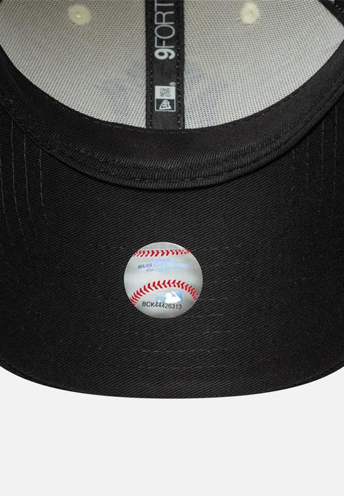 New Era - Female faux suede 9forty®-black/cream