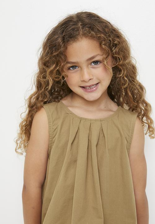 Pop Candy - Knife pleated top with bermuda shorts - tan