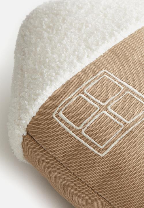 H&M - House-shaped cushion - beige house 