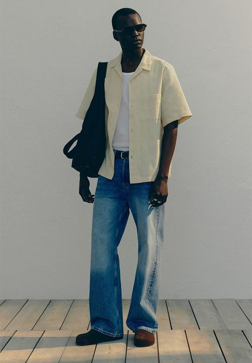 H&M - Regular fit textured resort shirt - pale yellow