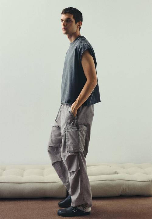 H&M - Loose fit parachute trousers - light grey
