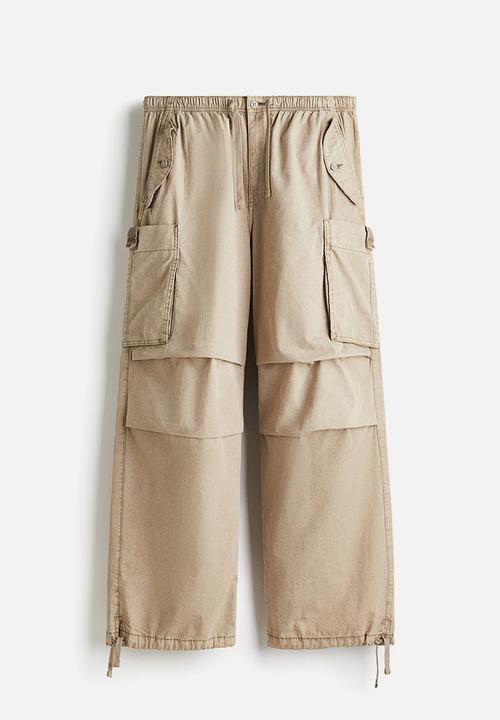 H&M - Loose fit parachute trousers - beige