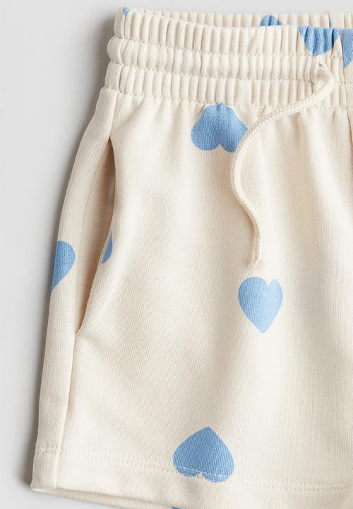 H&M - Sweatshorts - cream hearts