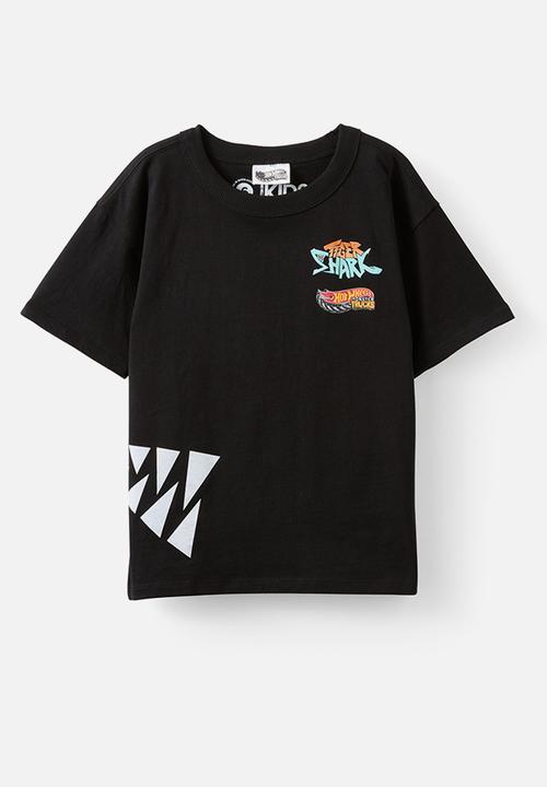 Cotton On - Licensed Drop Shoulder Short Sleeve Tee - Lcn Mat Black/Tiger Shark