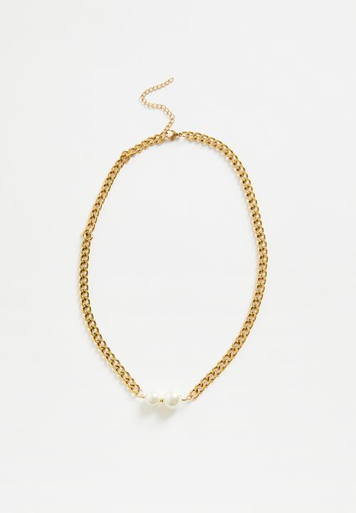 Zoe on Trend - Contemorary Curb And Pearl Style Necklace - Gold