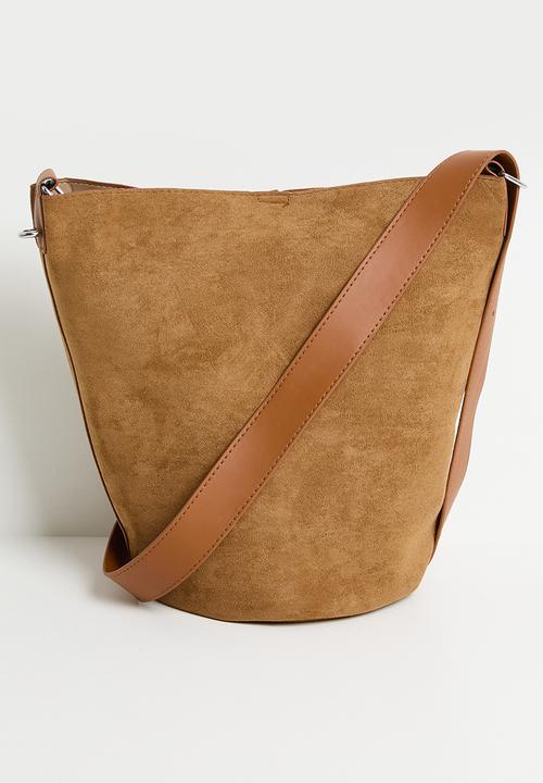 Tessa Design - Brooklyn bucket bag with cross body strap- tan